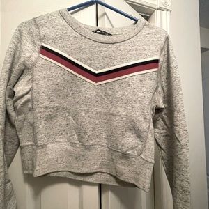 Long sleeve cropped Abercrombie sweater